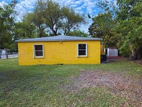 14215 NE 9th Ave in North Miami, FL - Building Photo - Building Photo