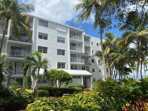 750 NE 64th St in Miami, FL - Building Photo - Building Photo