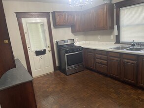 607 N Sycamore St in Lansing, MI - Building Photo - Building Photo