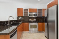 2512 SW 14th Ave in Fort Lauderdale, FL - Building Photo - Building Photo