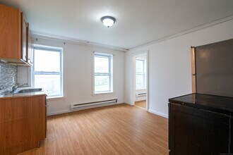 405 Wilson St in Waterbury, CT - Building Photo - Building Photo