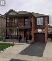 11 Tufton Crescent in Brampton, ON - Building Photo