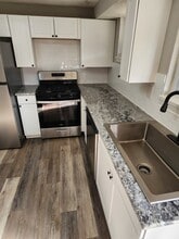 414 Lincoln Ave in Springdale, PA - Foto de edificio - Building Photo