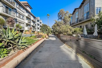 17 Northstar Street in Marina Del Rey, CA - Foto de edificio - Building Photo