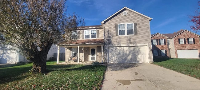 14302 Holly Berry Cir