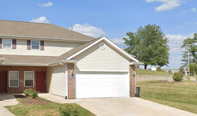 property at 7463 Arratt Ct
