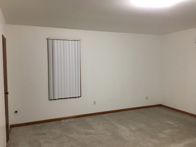 13613 S Saint Louis Ave in Robbins, IL - Building Photo - Building Photo