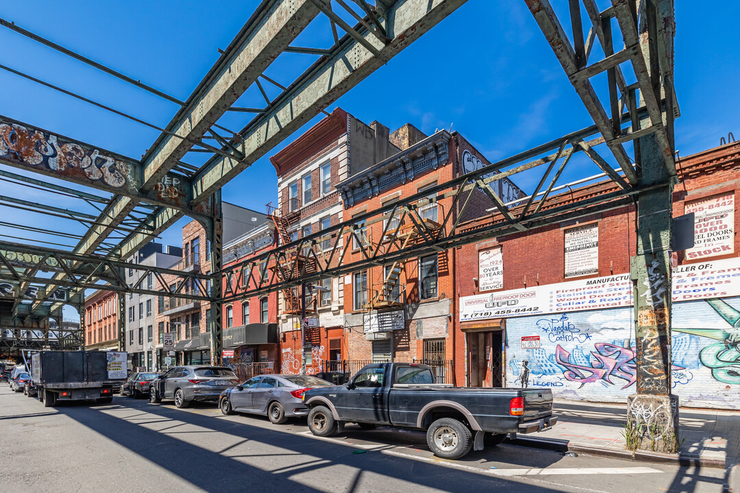 1167 Myrtle Ave in Brooklyn, NY - Building Photo