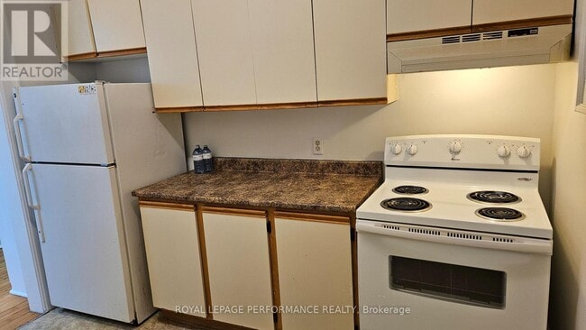 224A Pitt St in Cornwall, ON - Building Photo - Building Photo