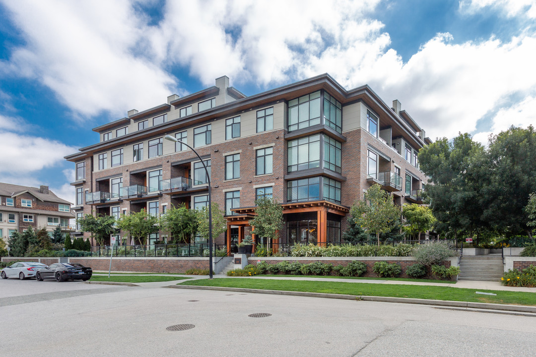 Canoe in New Westminster, BC - Building Photo