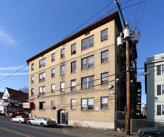 174 Willow St in Waterbury, CT - Foto de edificio - Building Photo