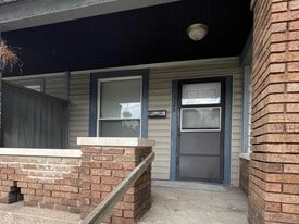 323 N Rural St in Indianapolis, IN - Building Photo