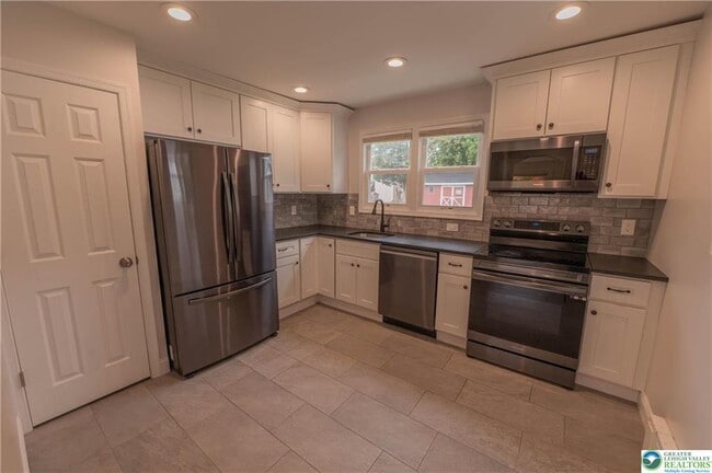 137 Lee St in Emmaus, PA - Building Photo - Building Photo