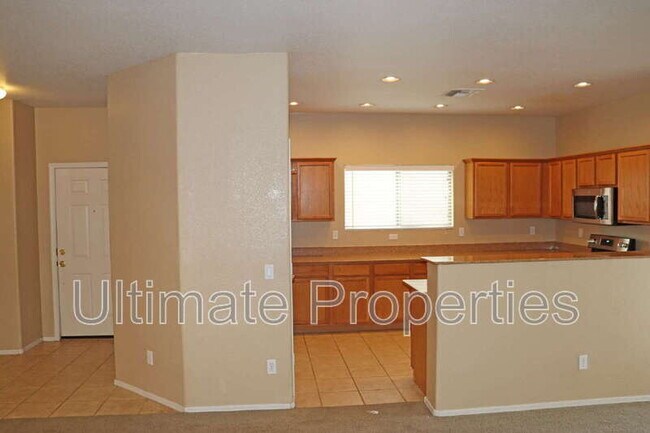 8214 W Purdue Ave in Peoria, AZ - Building Photo - Building Photo