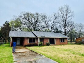344 Bedford Terrace in Prattville, AL - Building Photo