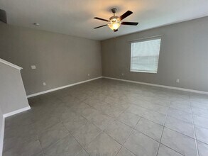 10232 Bright Crystal Ave in Riverview, FL - Building Photo - Building Photo