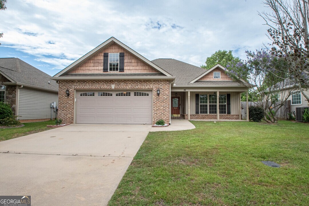 618 Amherst St in Kathleen, GA - Building Photo