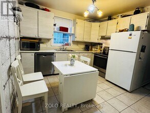 39 Ellerby Square N in Vaughan, ON - Building Photo - Building Photo