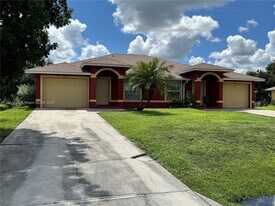 4525 26th St SW in Lehigh Acres, FL - Building Photo