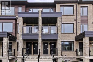 31 Appletree Ln in Barrie, ON - Building Photo