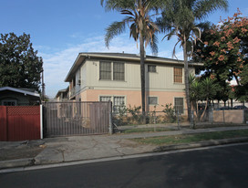 1415 N Cherokee Ave in Los Angeles, CA - Foto de edificio - Building Photo