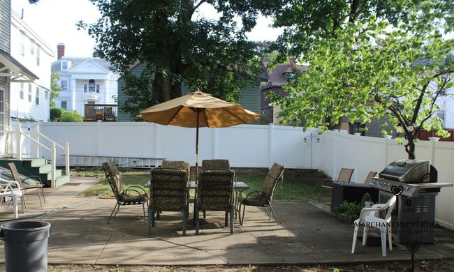 70 Leicester St, Unit Lg-RM in Boston, MA - Building Photo - Building Photo