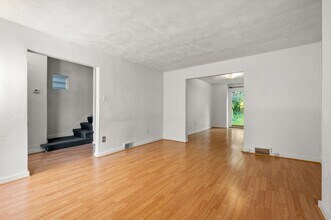 823 Lilac St in Pittsburgh, PA - Building Photo - Building Photo