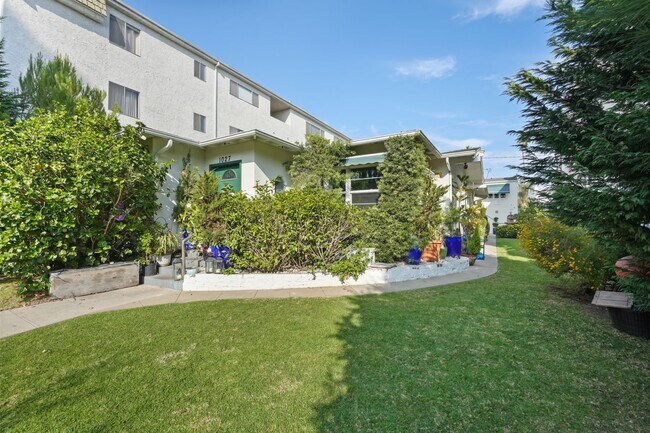 1027 12th St in Santa Monica, CA - Building Photo - Building Photo