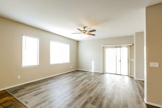 8227 W Florence Ave in Phoenix, AZ - Building Photo - Building Photo