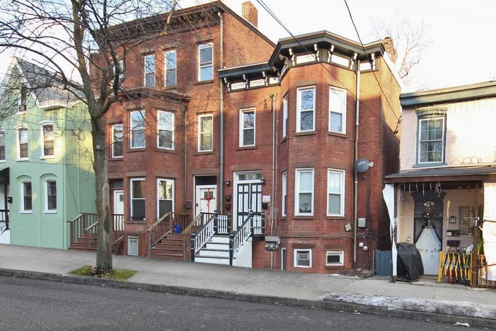 146 Johnston St-Unit -1 in Newburgh, NY - Building Photo