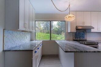 721 Madison Pl, Unit 723 in Ann Arbor, MI - Building Photo - Building Photo
