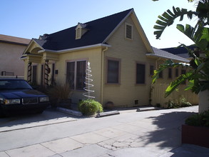 6410-6418 1/2 La Mirada Ave in Los Angeles, CA - Building Photo - Building Photo