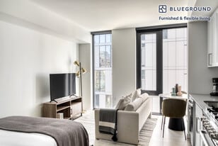 704 Spring St in Seattle, WA - Building Photo