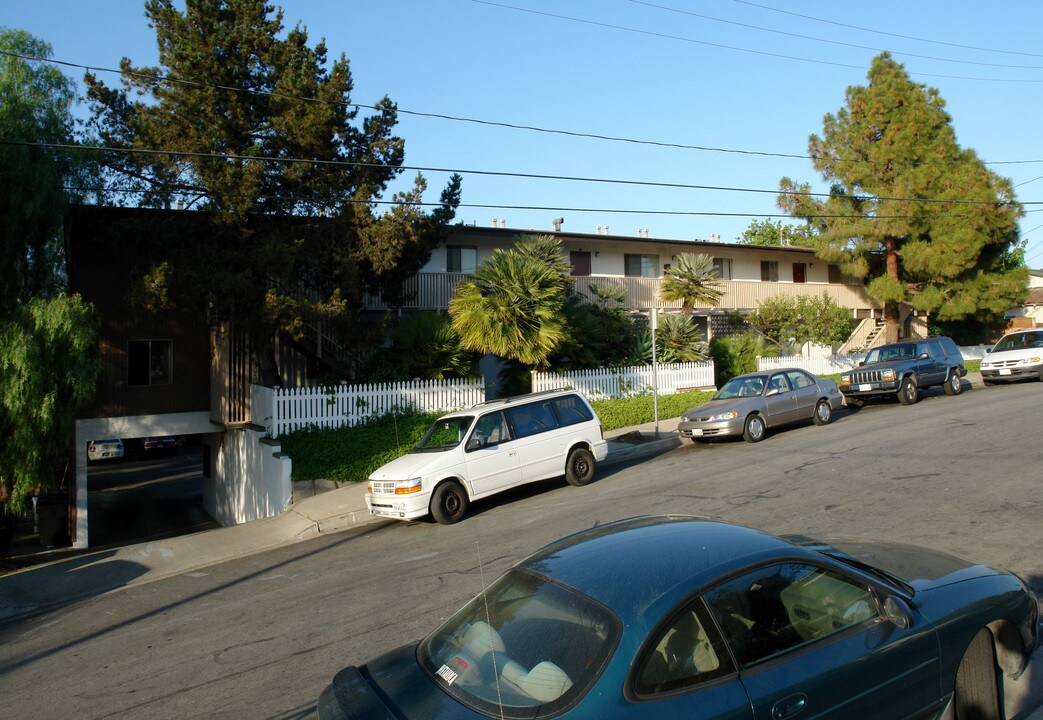 Riviera View Apartments in Santa Barbara, CA - Building Photo