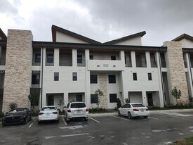 10431 NW 82nd St in Doral, FL - Building Photo