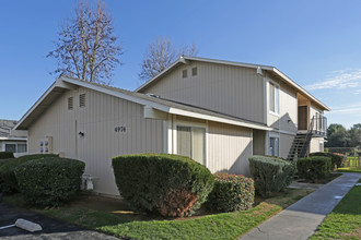 Villa Rosas in Fresno, CA - Building Photo - Building Photo