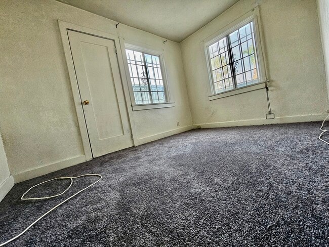 1007 W 74th St in Los Angeles, CA - Building Photo - Building Photo