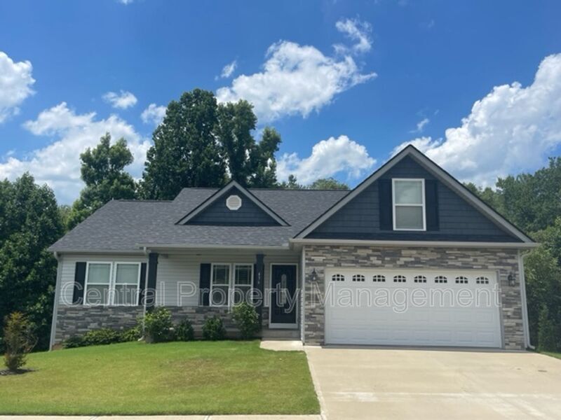 436 Shoreline Blvd in Boiling Springs, SC - Building Photo