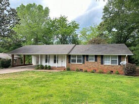 125 Brentwood Dr in Athens, GA - Building Photo