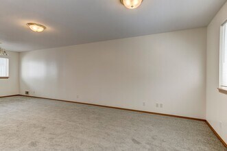 1445 NW Elwha St in Oak Harbor, WA - Building Photo - Building Photo