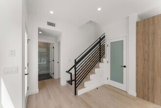 2155 Glenada Ave in Montrose, CA - Building Photo - Building Photo