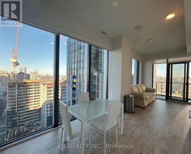 8 Cumberland St in Toronto, ON - Building Photo - Building Photo