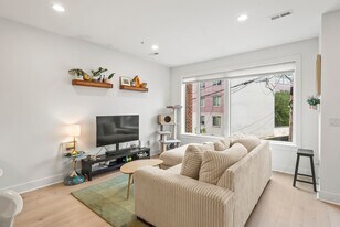 662 Glick Ct NW in Washington, DC - Building Photo
