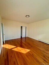 1820 Unionport Rd in Bronx, NY - Building Photo - Building Photo