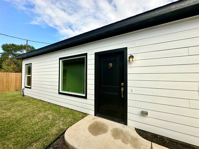 property at 11563 Persimmon St