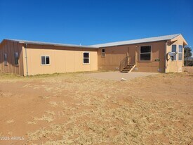 2548 N Calle Tercero in Huachuca City, AZ - Building Photo