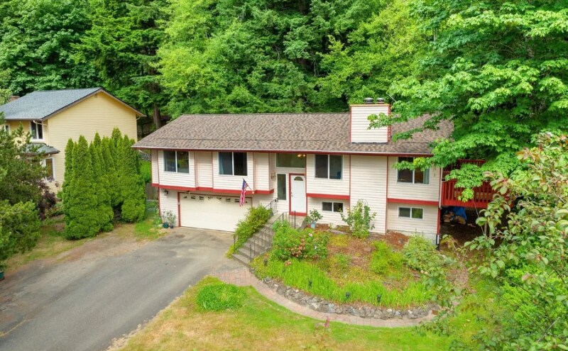 5159 Country Club Way SE in Port Orchard, WA - Building Photo