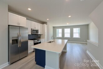 3932 Winterfield Pl in Charlotte, NC - Building Photo - Building Photo