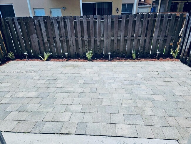 3512 SW 171st Ave in Miramar, FL - Building Photo - Building Photo