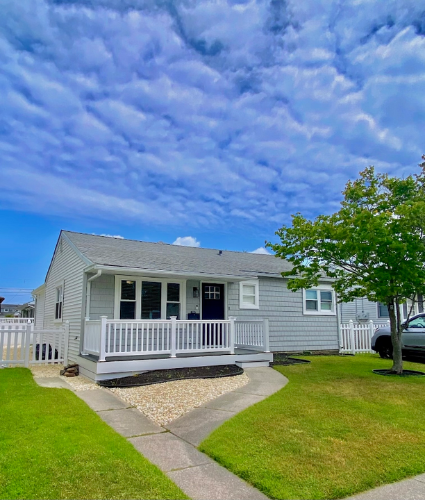 213 E Syracuse Ave in Wildwood Crest, NJ - Foto de edificio